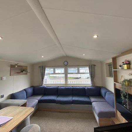 8 Bed Sun Decked Caravan Unlimited High Speed Wifi And Fun At Seawick Holiday Park Clacton-on-Sea Exteriör bild