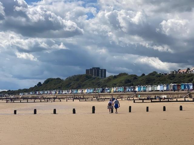 8 Bed Sun Decked Caravan Unlimited High Speed Wifi And Fun At Seawick Holiday Park Clacton-on-Sea Exteriör bild