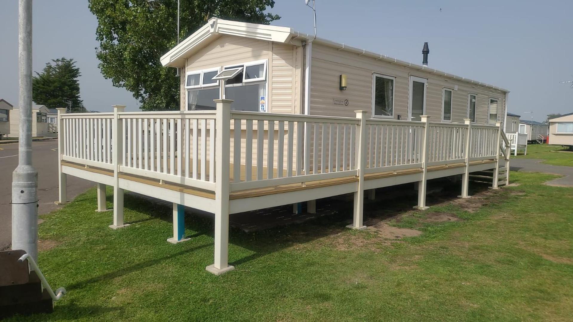 8 Bed Sun Decked Caravan Unlimited High Speed Wifi And Fun At Seawick Holiday Park Clacton-on-Sea Exteriör bild
