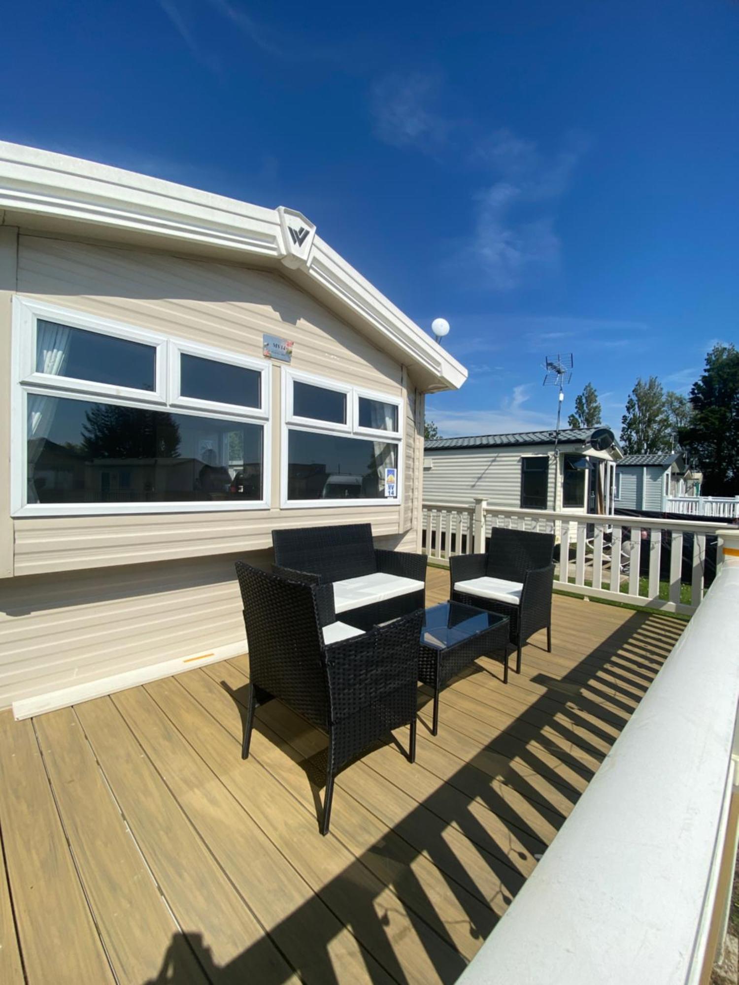 8 Bed Sun Decked Caravan Unlimited High Speed Wifi And Fun At Seawick Holiday Park Clacton-on-Sea Exteriör bild